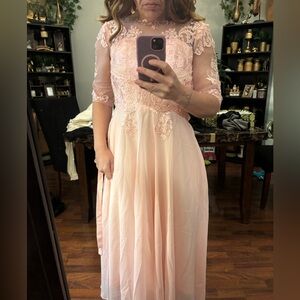 Elegant Pink Lace Evening Dress